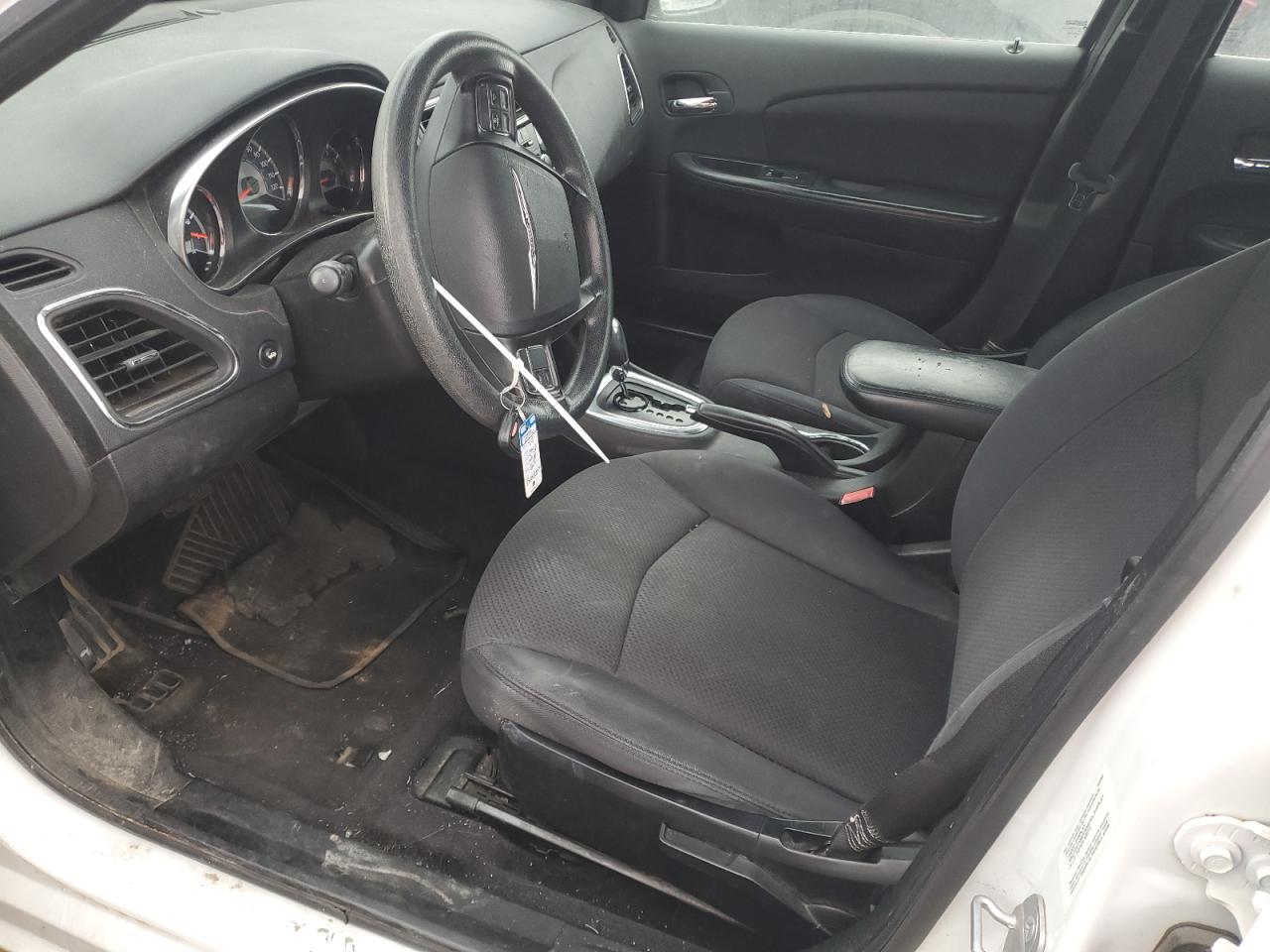 2014 Chrysler 200 - Image 7