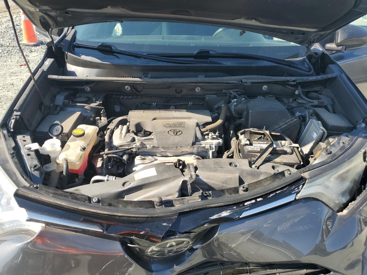 2018 Toyota RAV 4 - Image 12