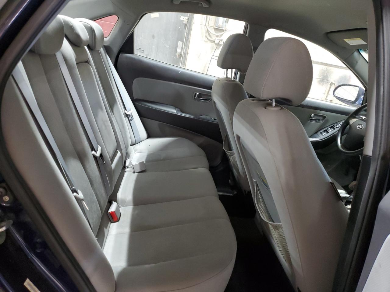 2010 Hyundai Elantra - Image 10