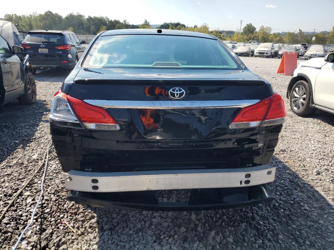2011 Toyota Avalon - Image 6