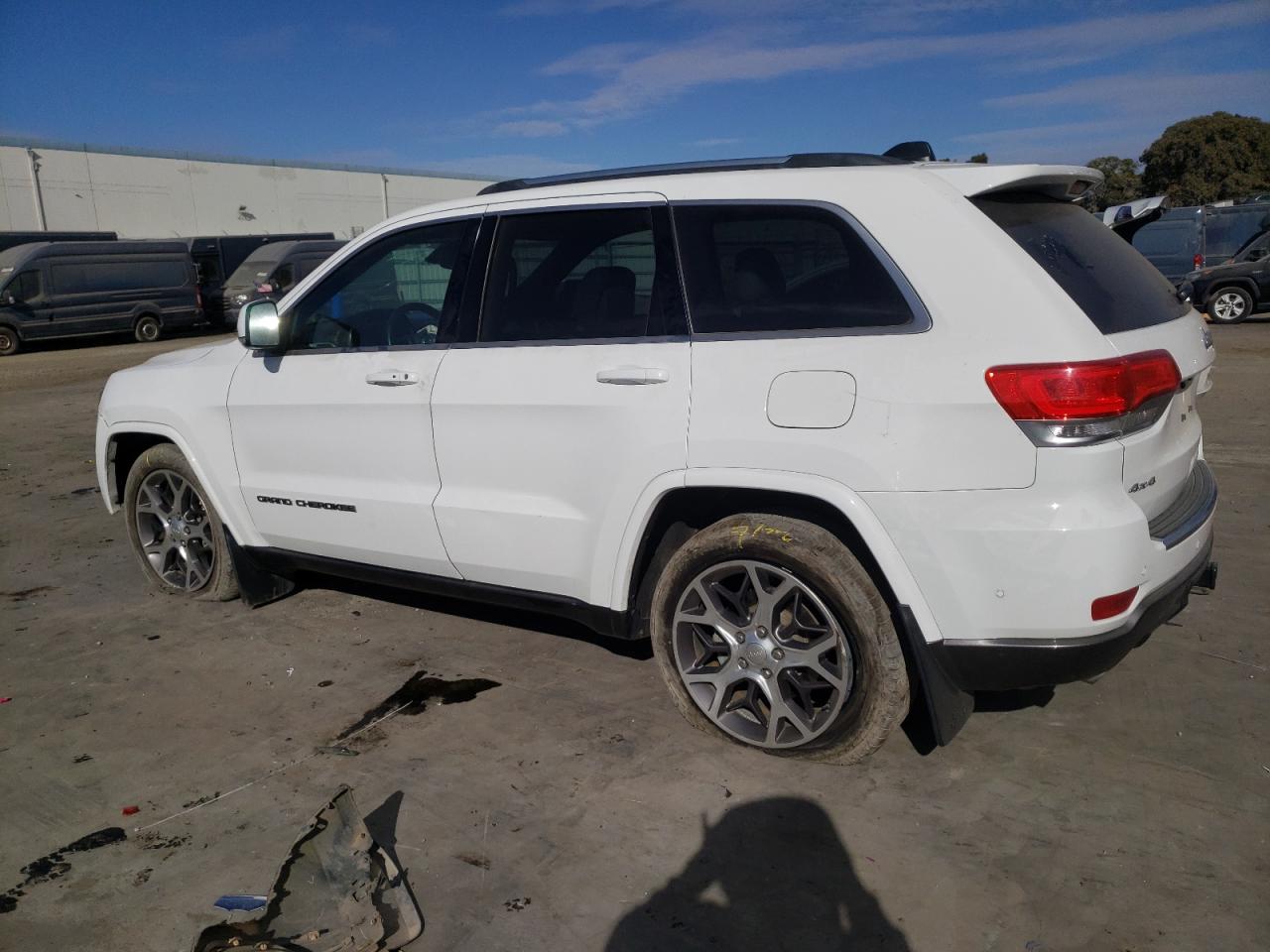 2018 Jeep Grand Cherokee - Image 2