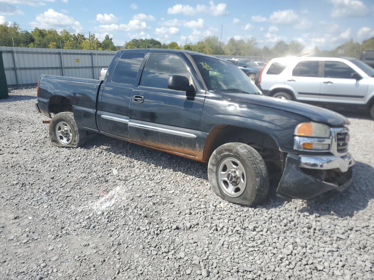 2004 GMC Sierra - Image 4