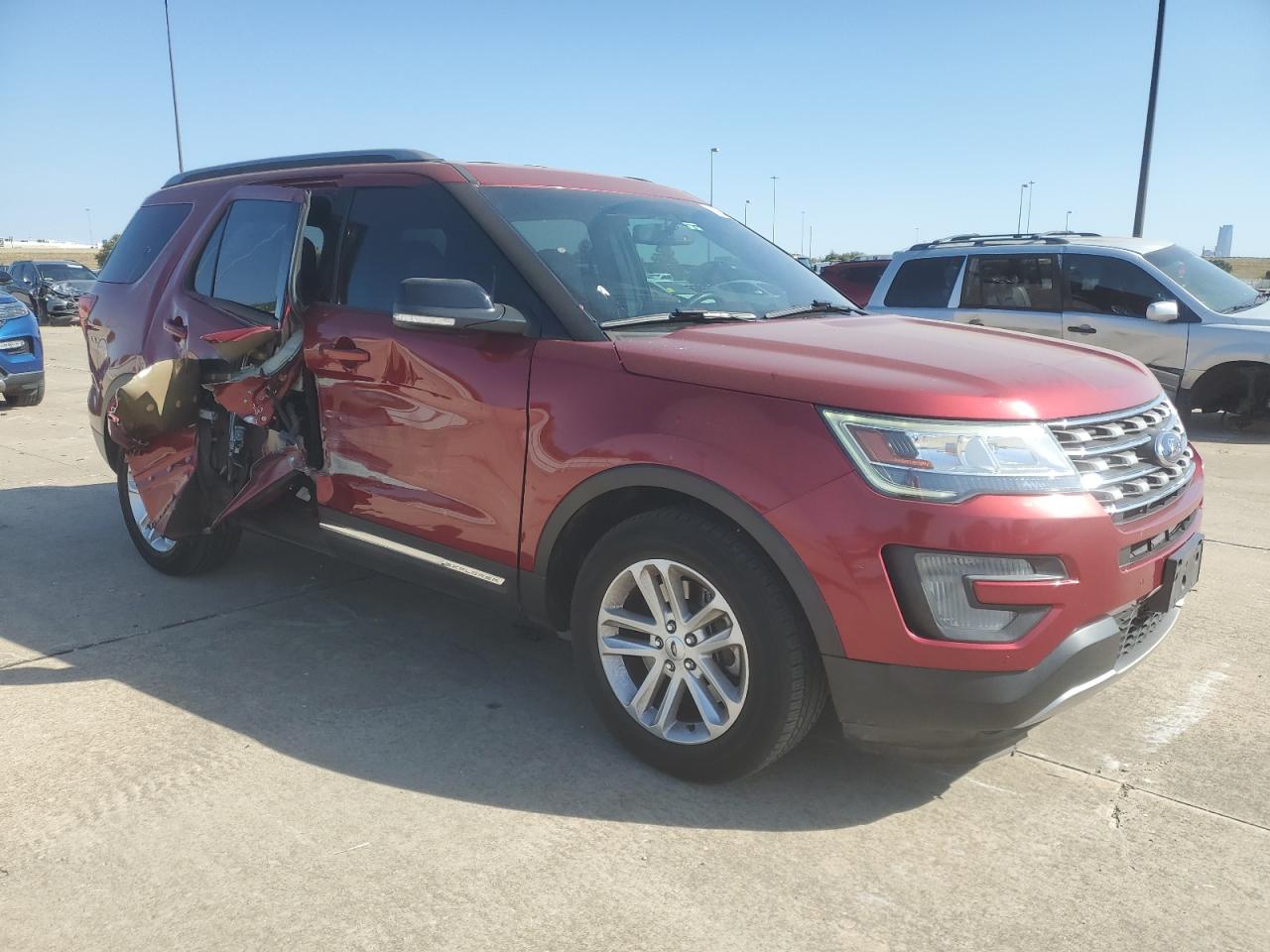 VIN 1FM5K7D86HGB45499 2017 FORD EXPLORER no.4