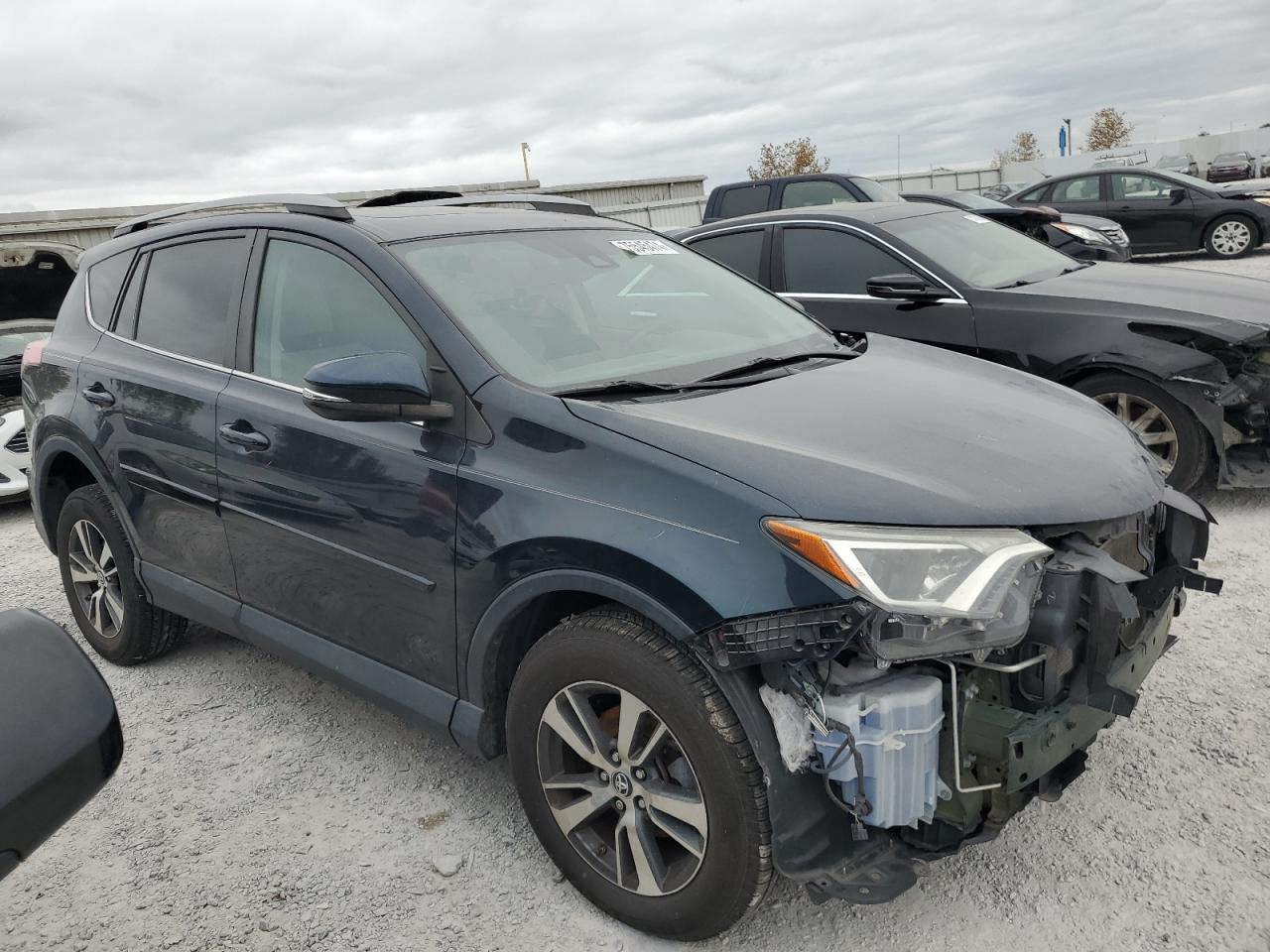 2017 Toyota RAV 4 - Image 4