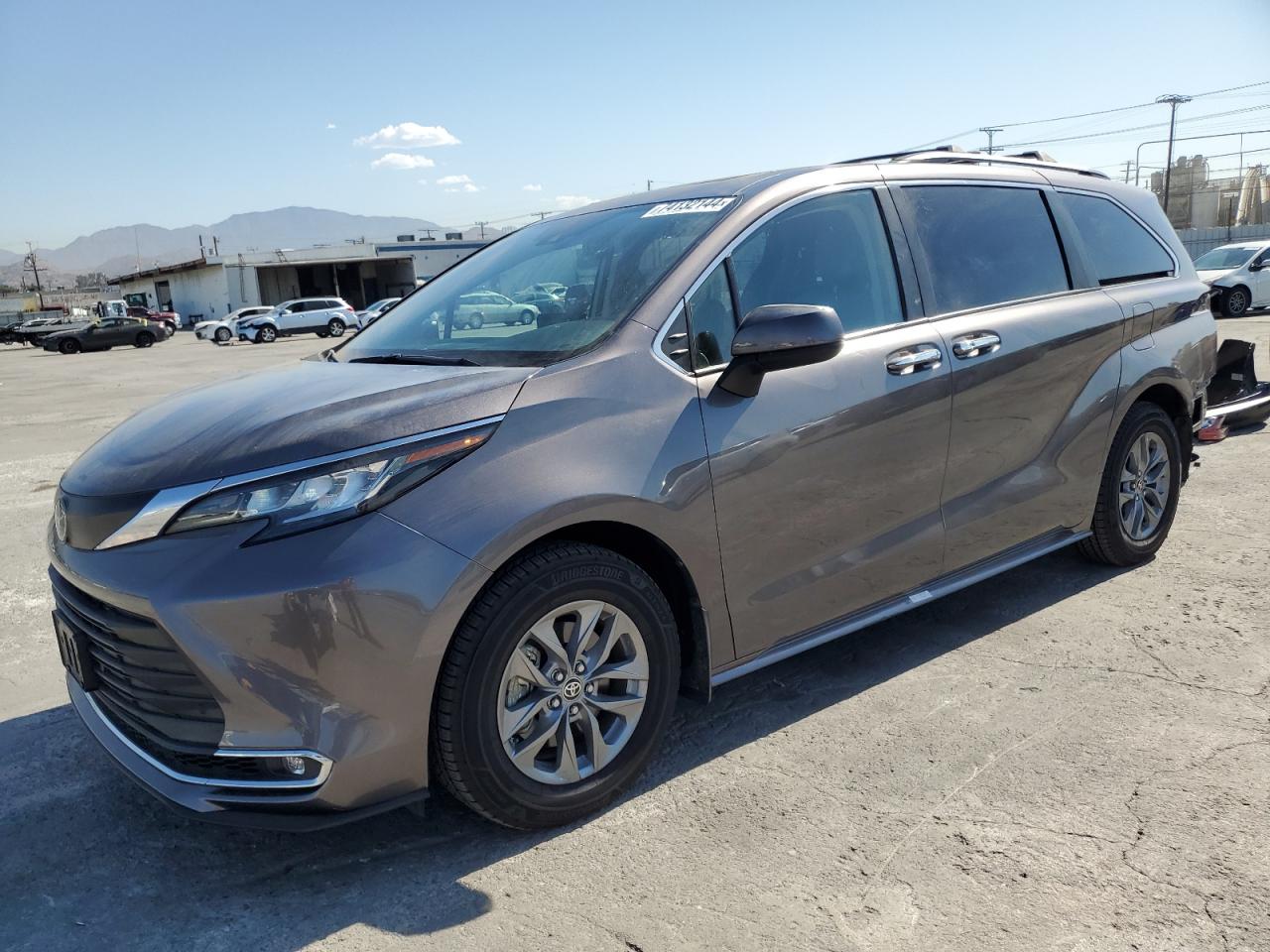 2022 Toyota Sienna - Image 1