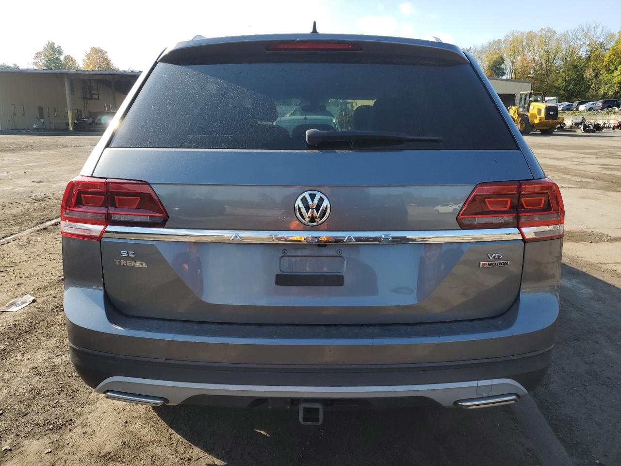 1V2LR2CA4JC549413 2018 Volkswagen Atlas Se