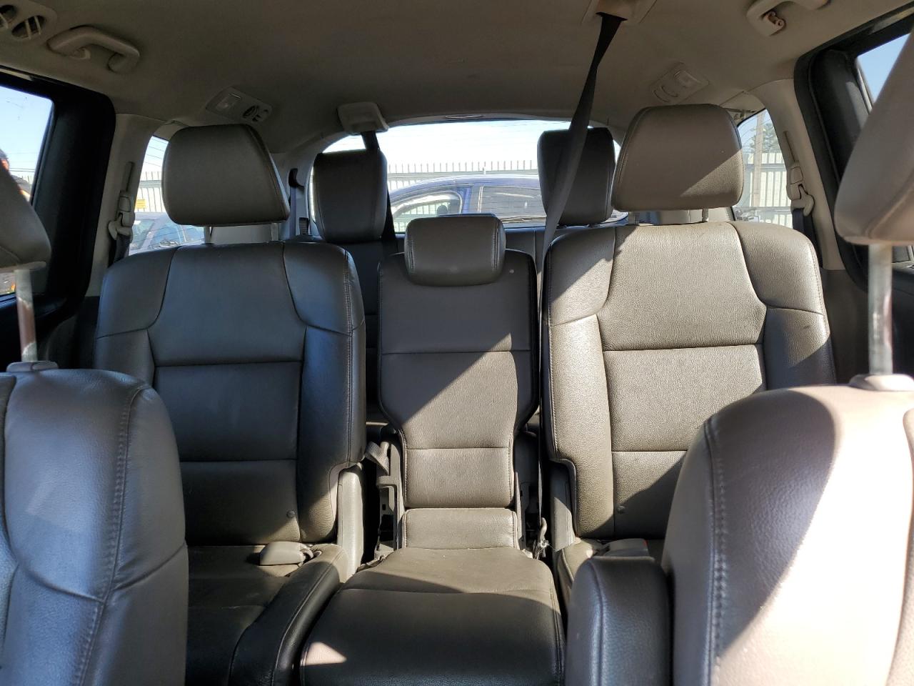 2015 Honda Odyssey - Image 10