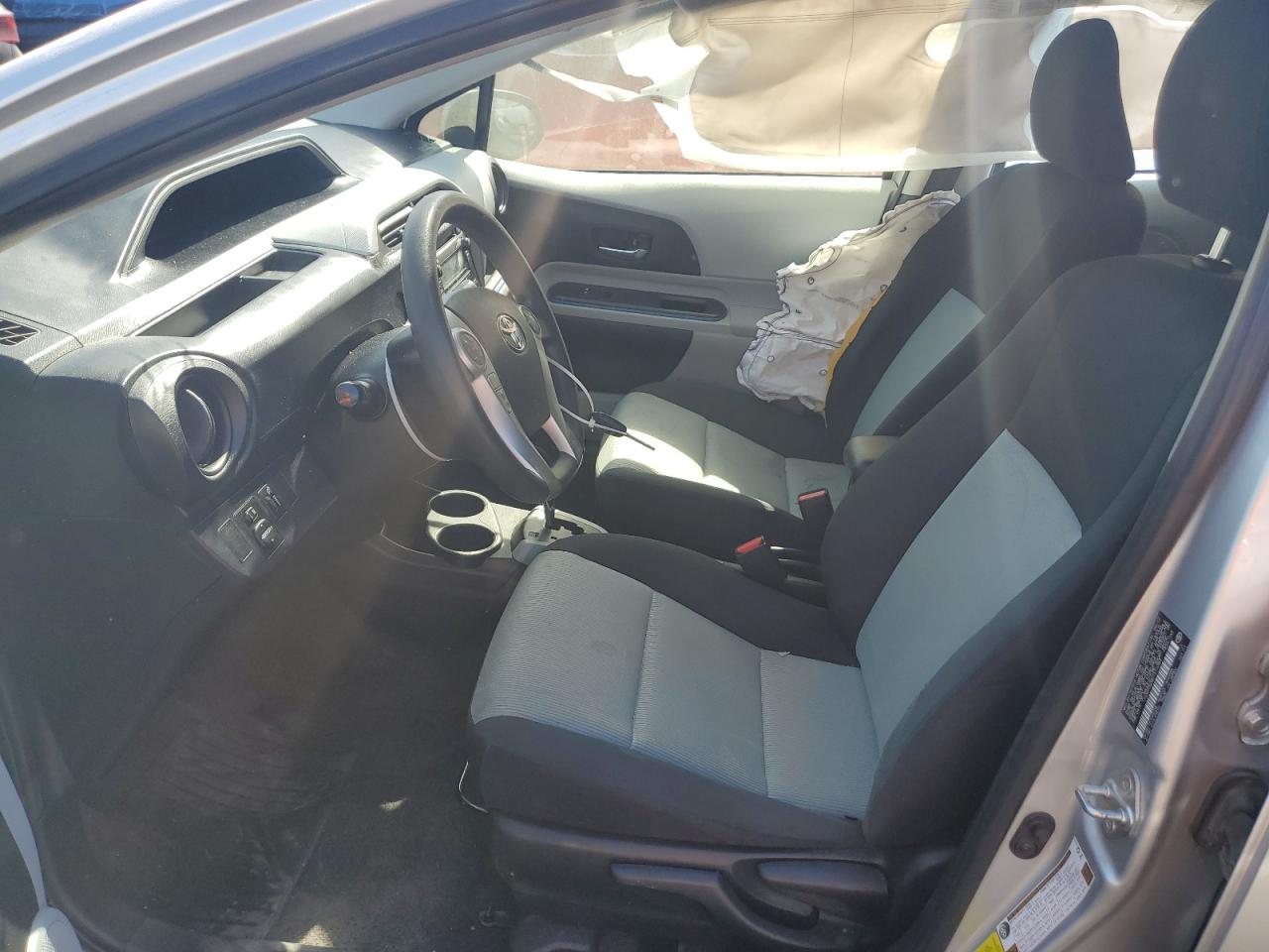 2012 Toyota Prius - Image 7