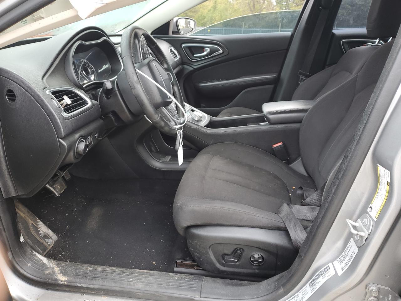 2015 Chrysler 200 - Image 7