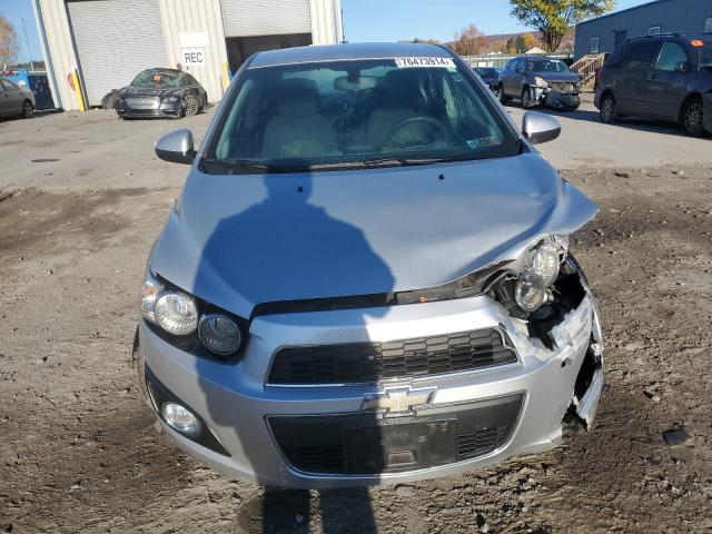  CHEVROLET SONIC 2016 Srebrny