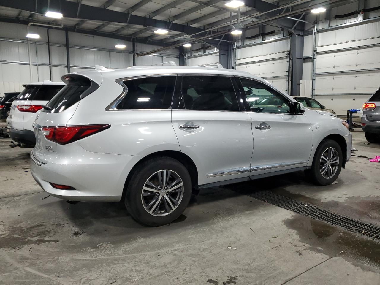 2016 Infiniti QX60 - Image 3