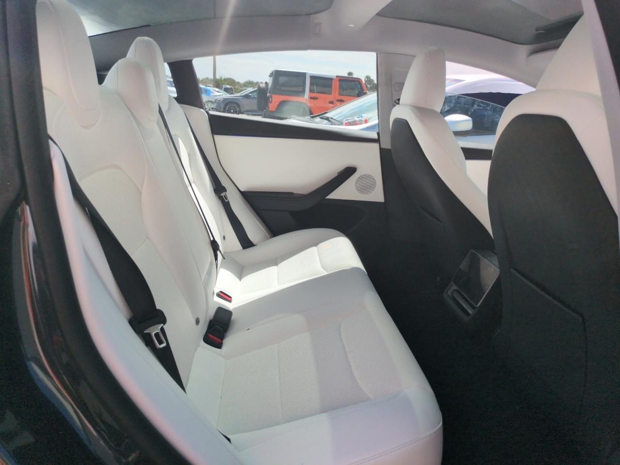 5YJ3E1EA0RF800401 2024 Tesla Model 3