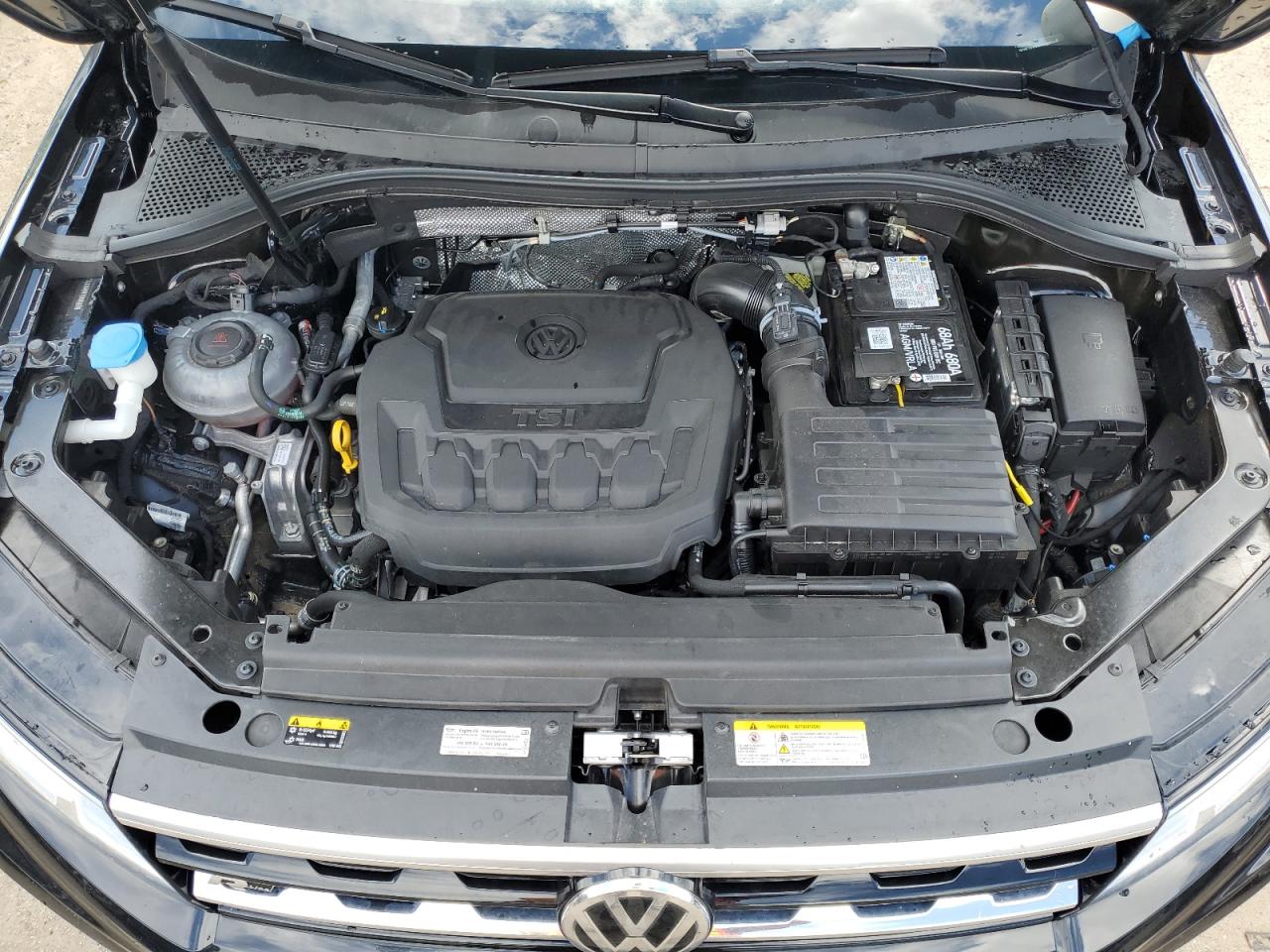 3VV3B7AXXMM100459 2021 Volkswagen Tiguan Se