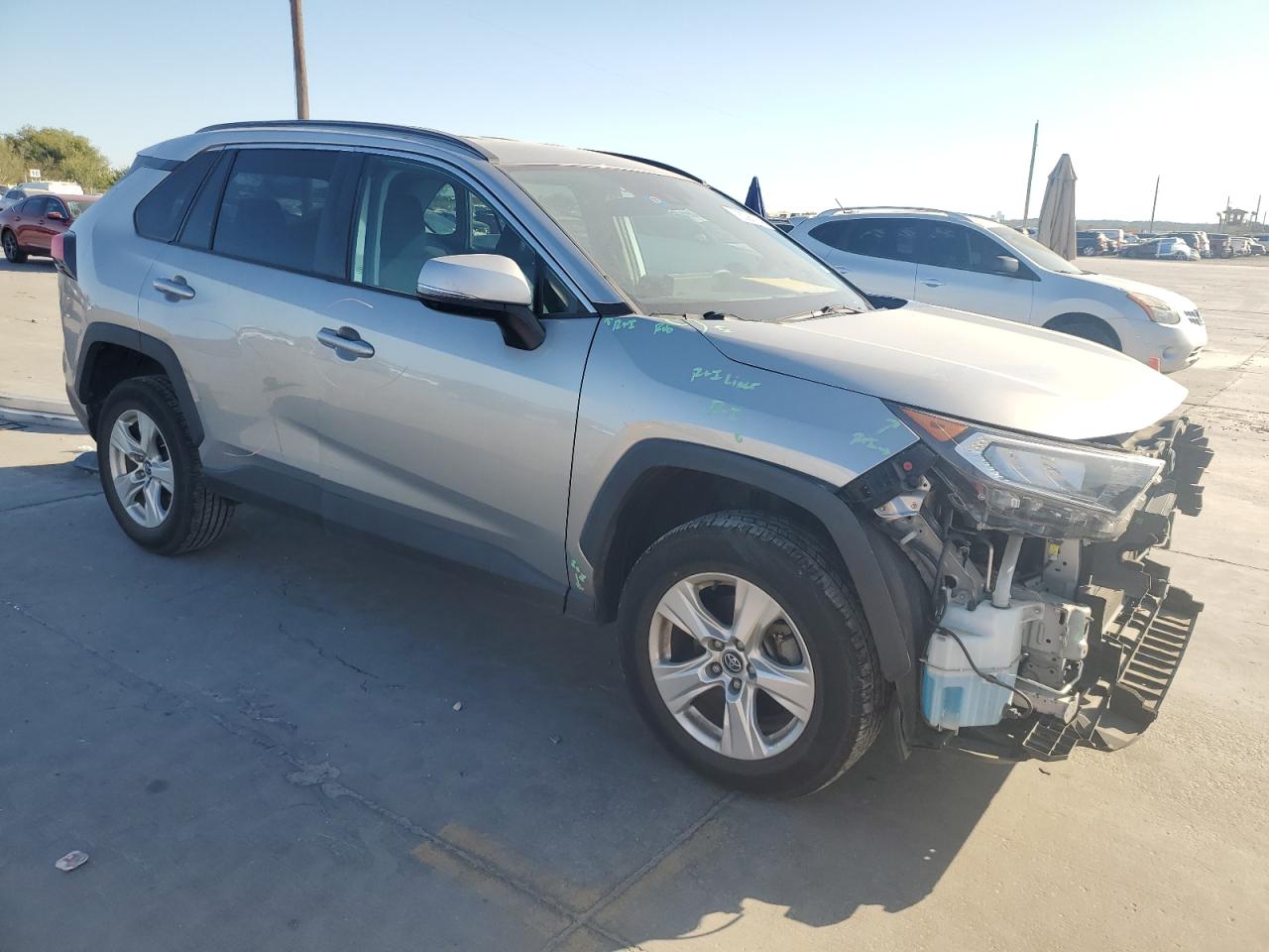 2T3W1RFV4LC052568 2020 Toyota Rav4 Xle