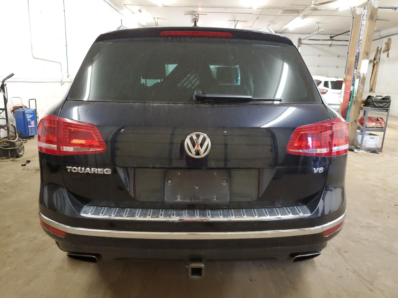 WVGRF7BP3HD006660 2017 Volkswagen Touareg Wolfsburg