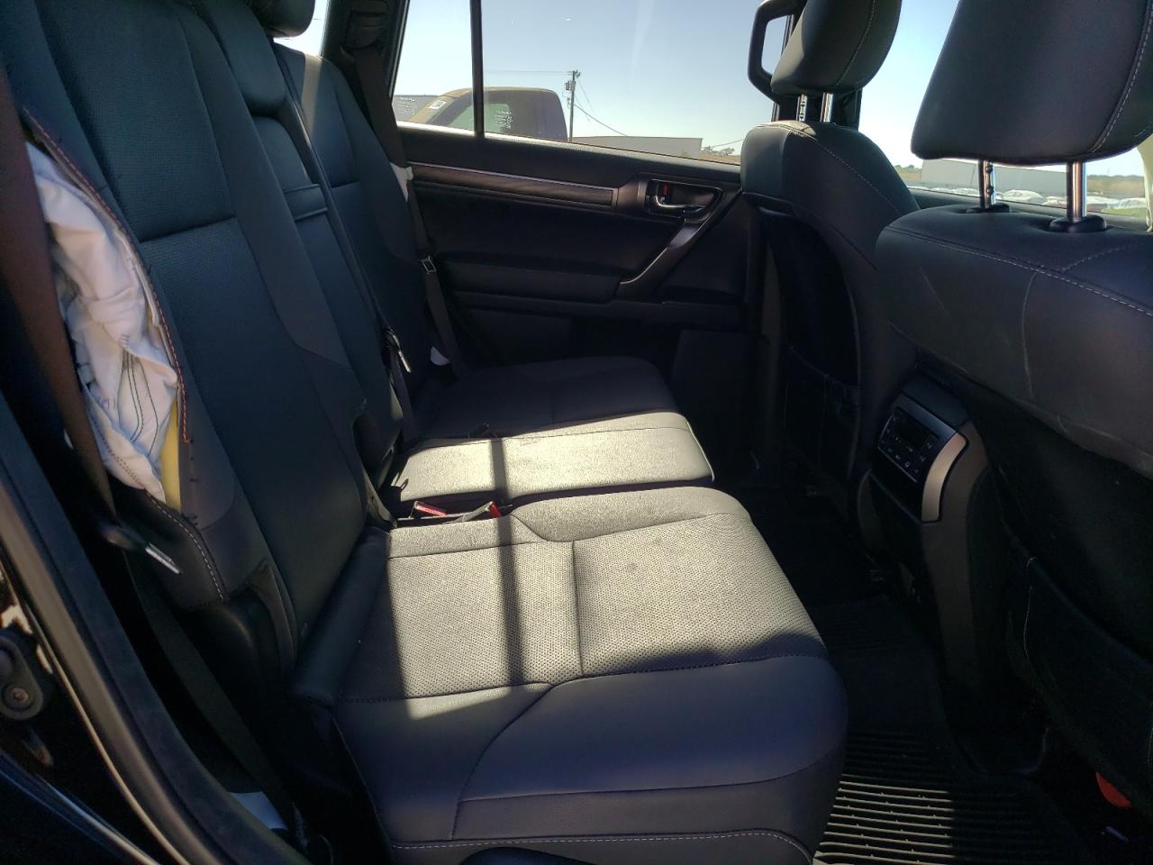 2022 Lexus GX - Image 11