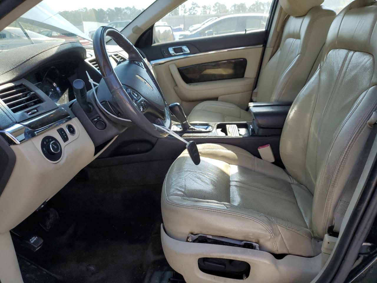 2014 Lincoln MKS - Image 7