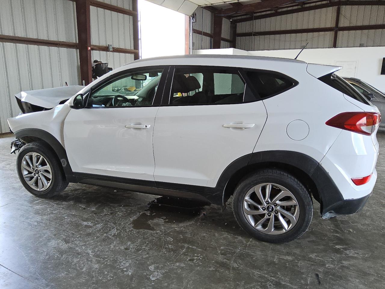 2016 Hyundai Tucson - Image 2