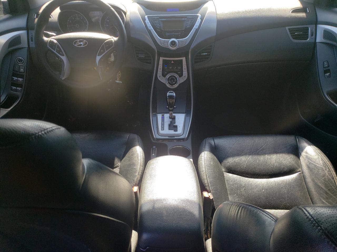 2012 Hyundai Elantra - Image 8