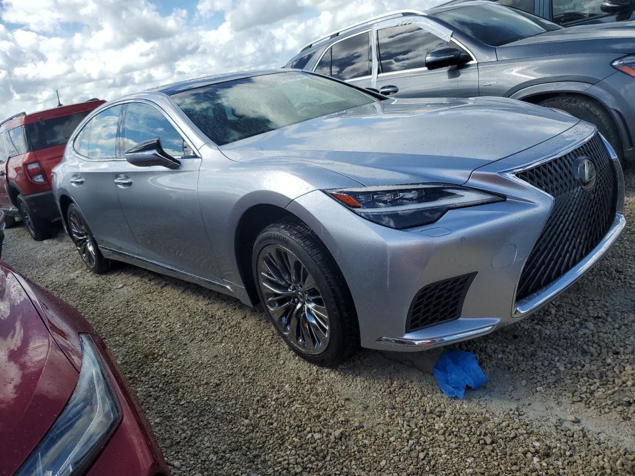 2022 Lexus LS - Image 4