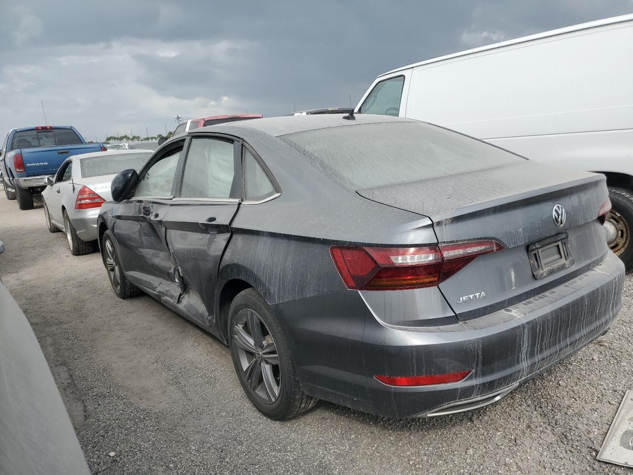 2019 Volkswagen Jetta - Image 2