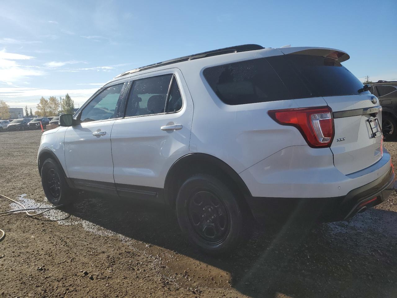 1FM5K8D85HGC63999 2017 FORD EXPLORER - Image 2