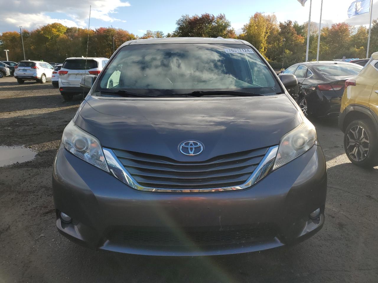 2013 Toyota Sienna Xle VIN: 5TDDK3DC4DS063803 Lot: 76312124