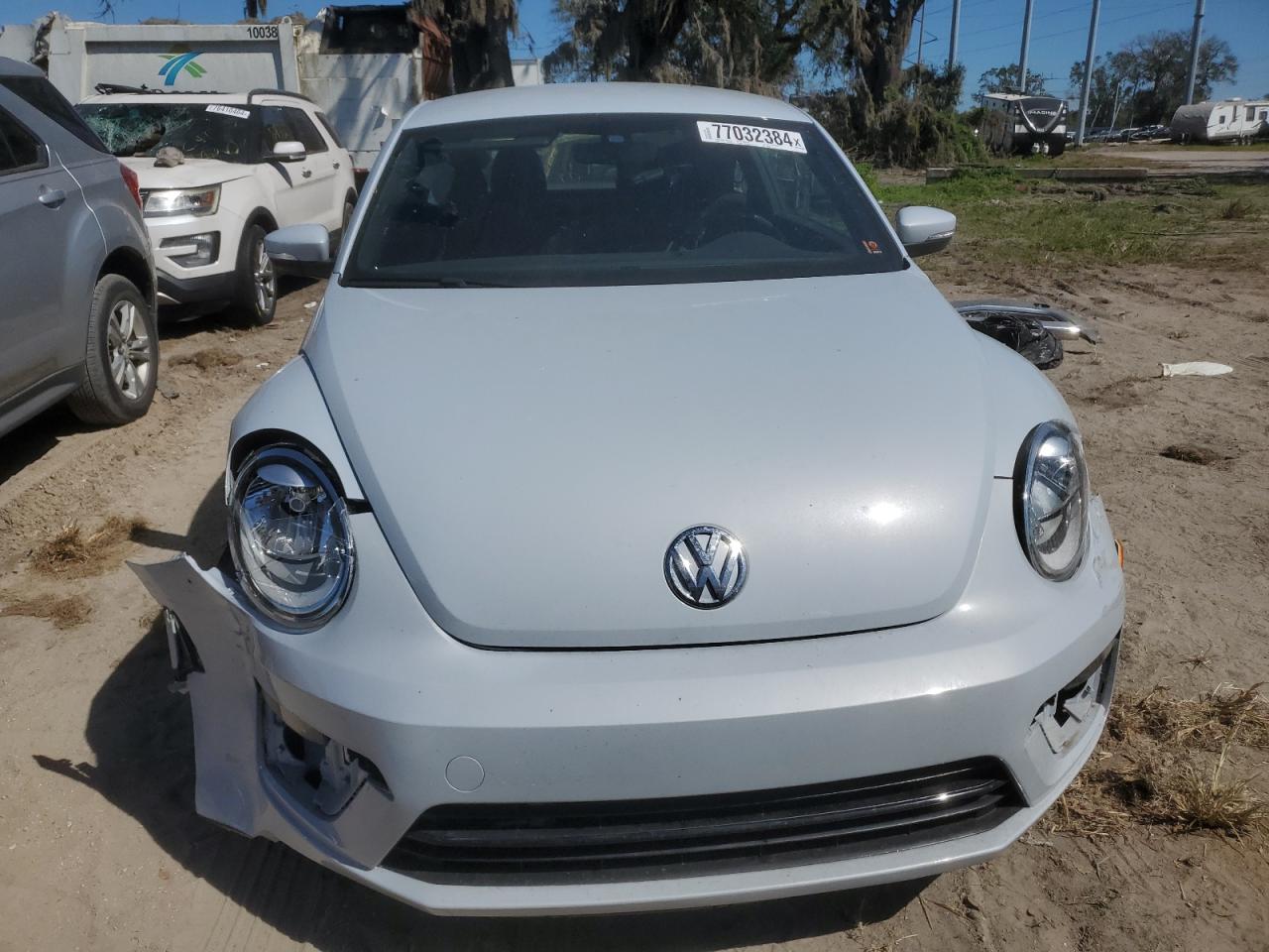 VIN 3VWFD7AT5JM706800 2018 VOLKSWAGEN BEETLE no.5