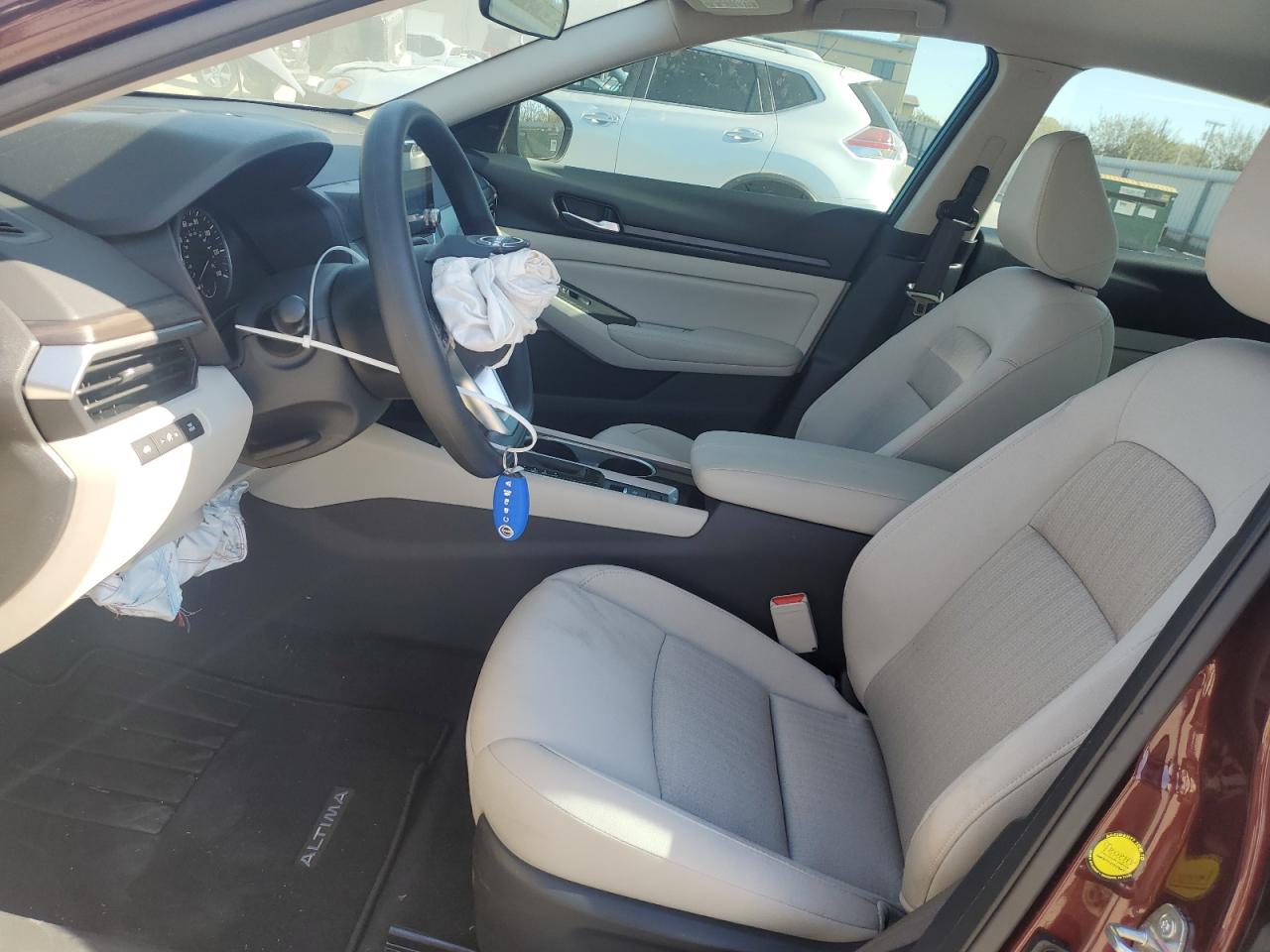 2024 Nissan Altima - Image 7