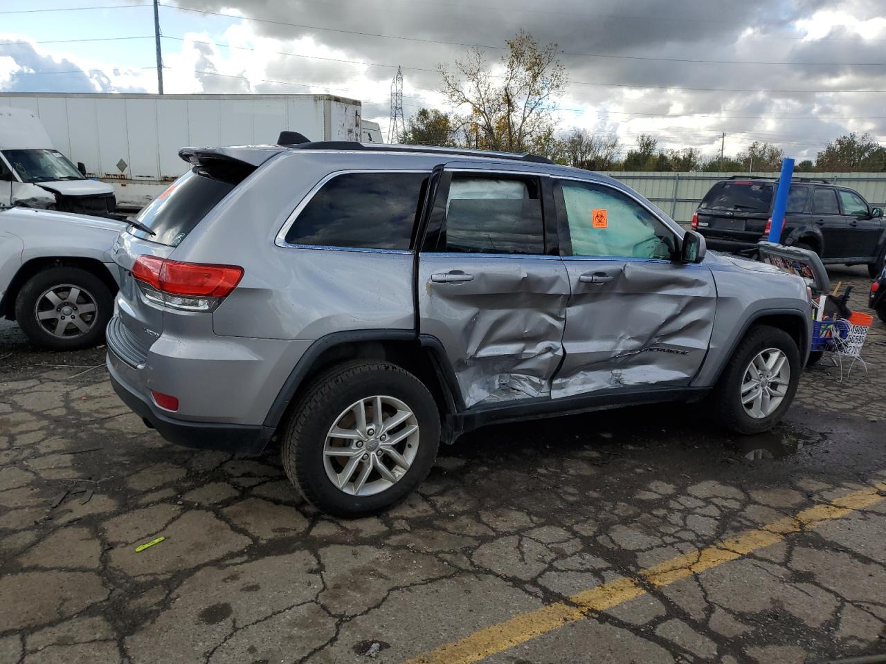 2017 Jeep Grand Cherokee - Image 3