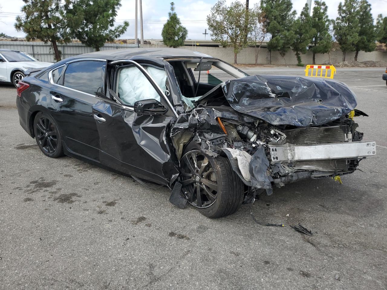 2017 Nissan Altima - Image 4