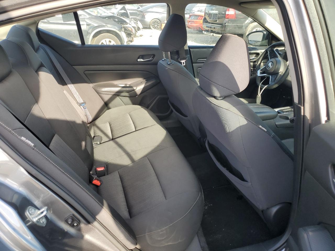 2019 Nissan Altima - Image 10