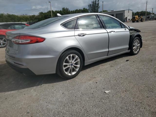 3FA6P0HD7LR122572 Ford Fusion SE 3