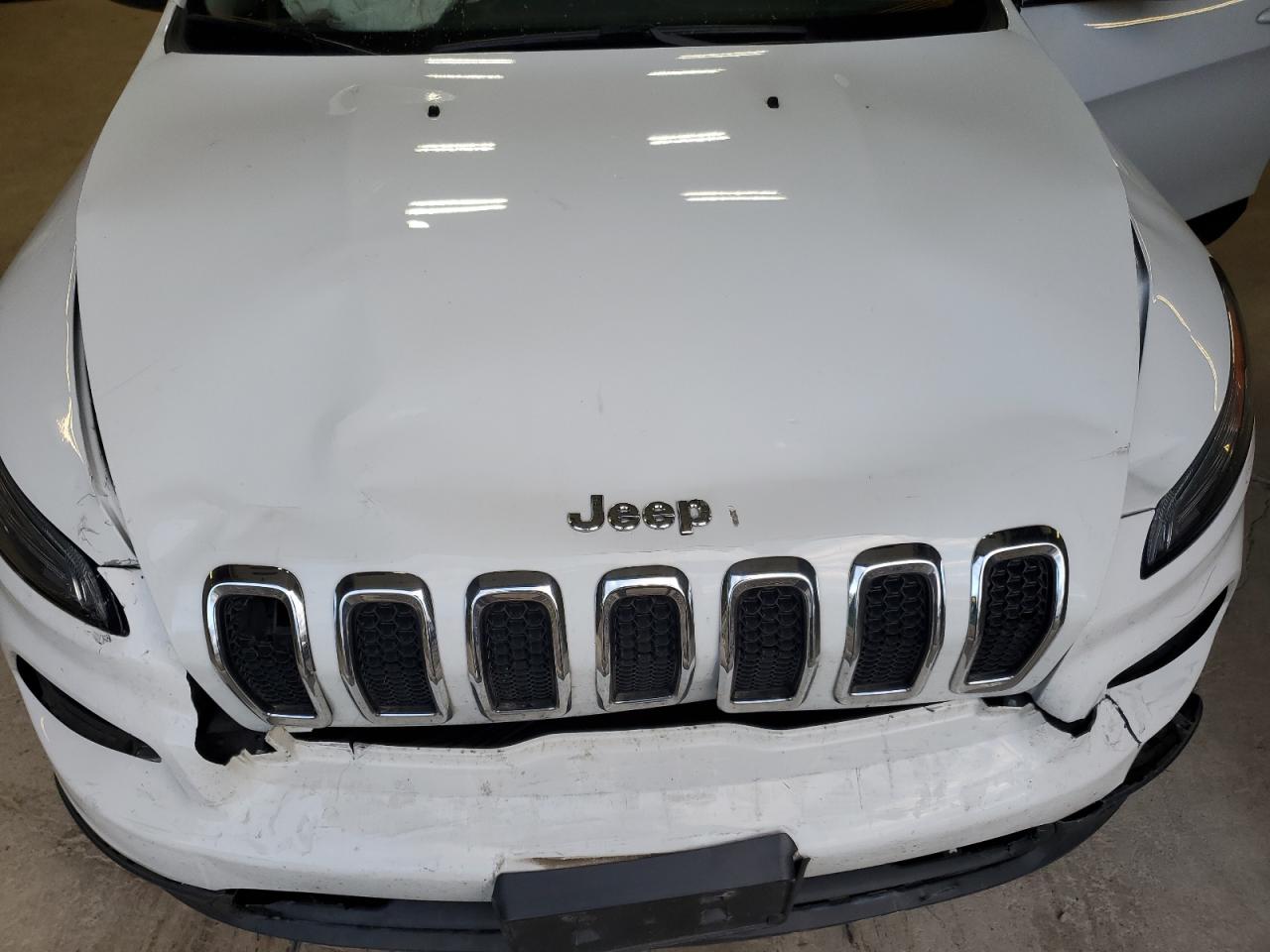 2016 Jeep Cherokee Latitude VIN: 1C4PJMCB3GW210924 Lot: 77305034