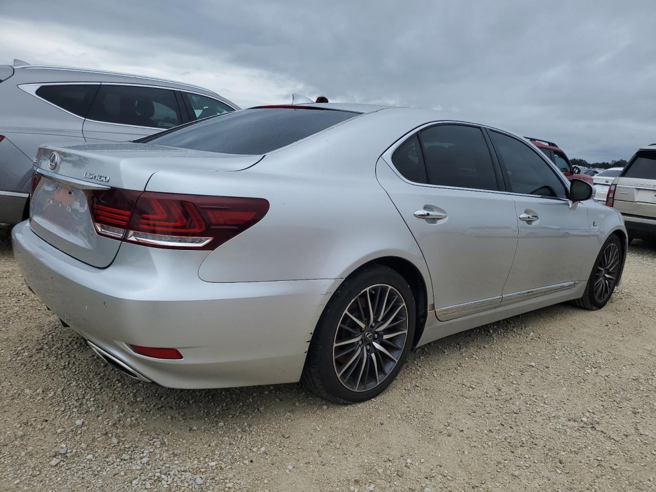 2014 Lexus LS - Image 3