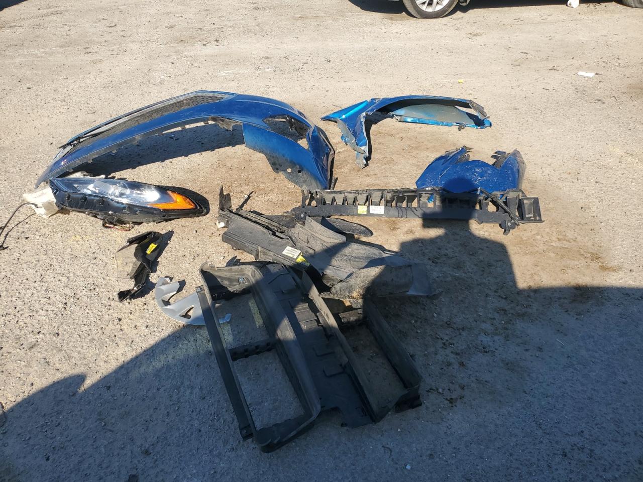 2020 Ford Fusion - Image 14