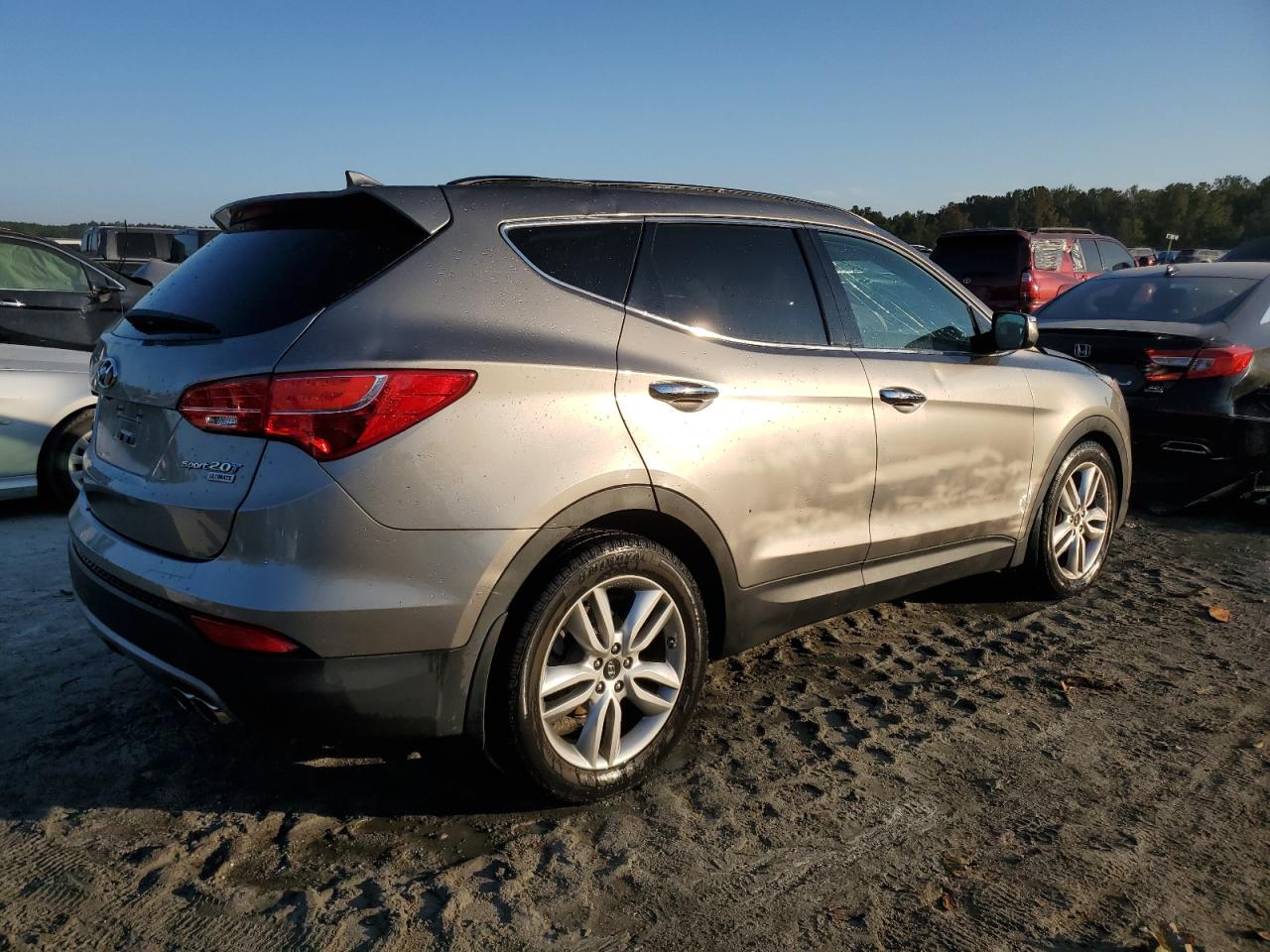 2015 Hyundai Santa Fe - Image 3