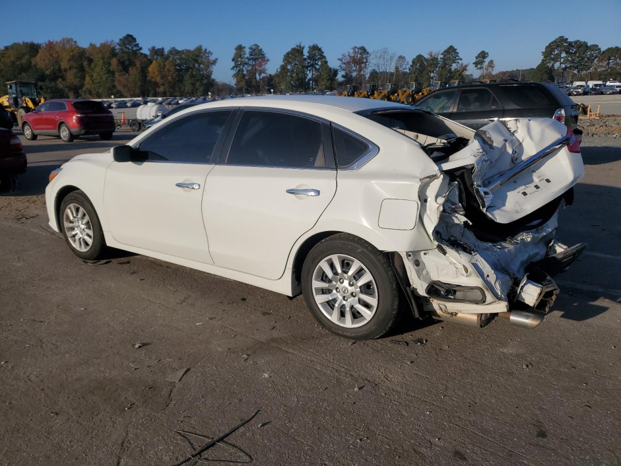 2016 Nissan Altima - Image 2