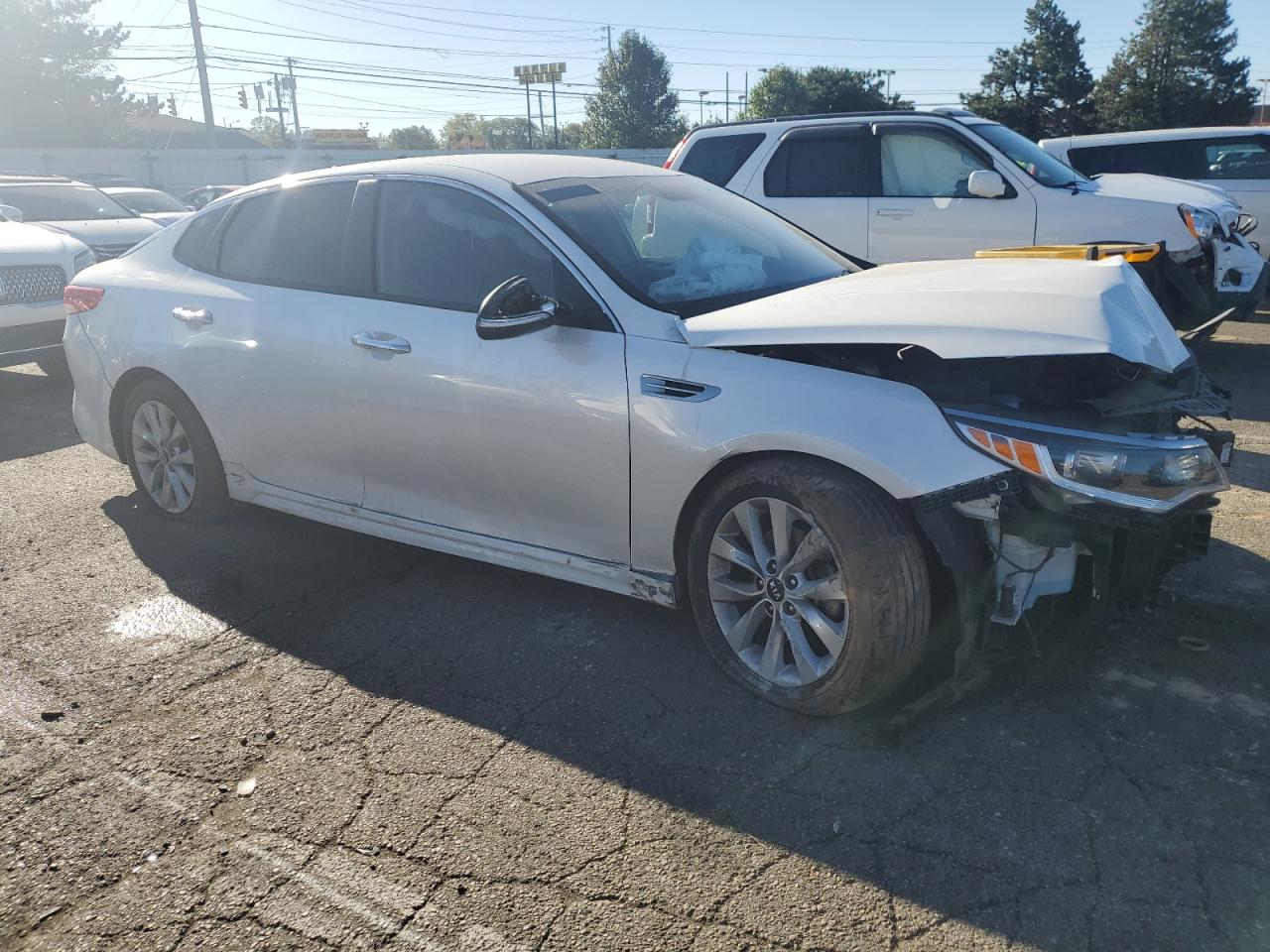 5XXGT4L3XJG265933 2018 Kia Optima Lx