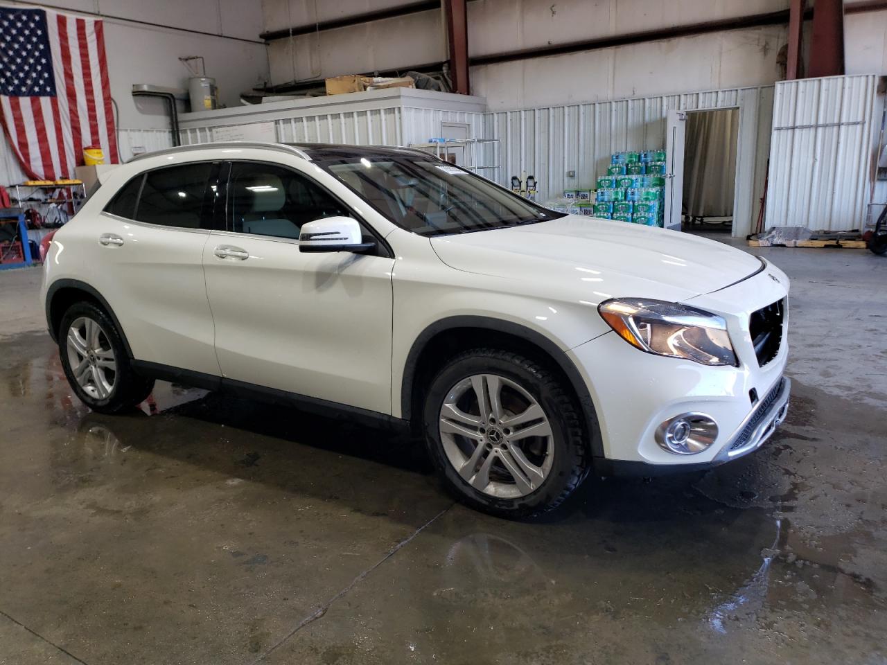 VIN WDCTG4GB7JJ394917 2018 MERCEDES-BENZ GLA-CLASS no.4