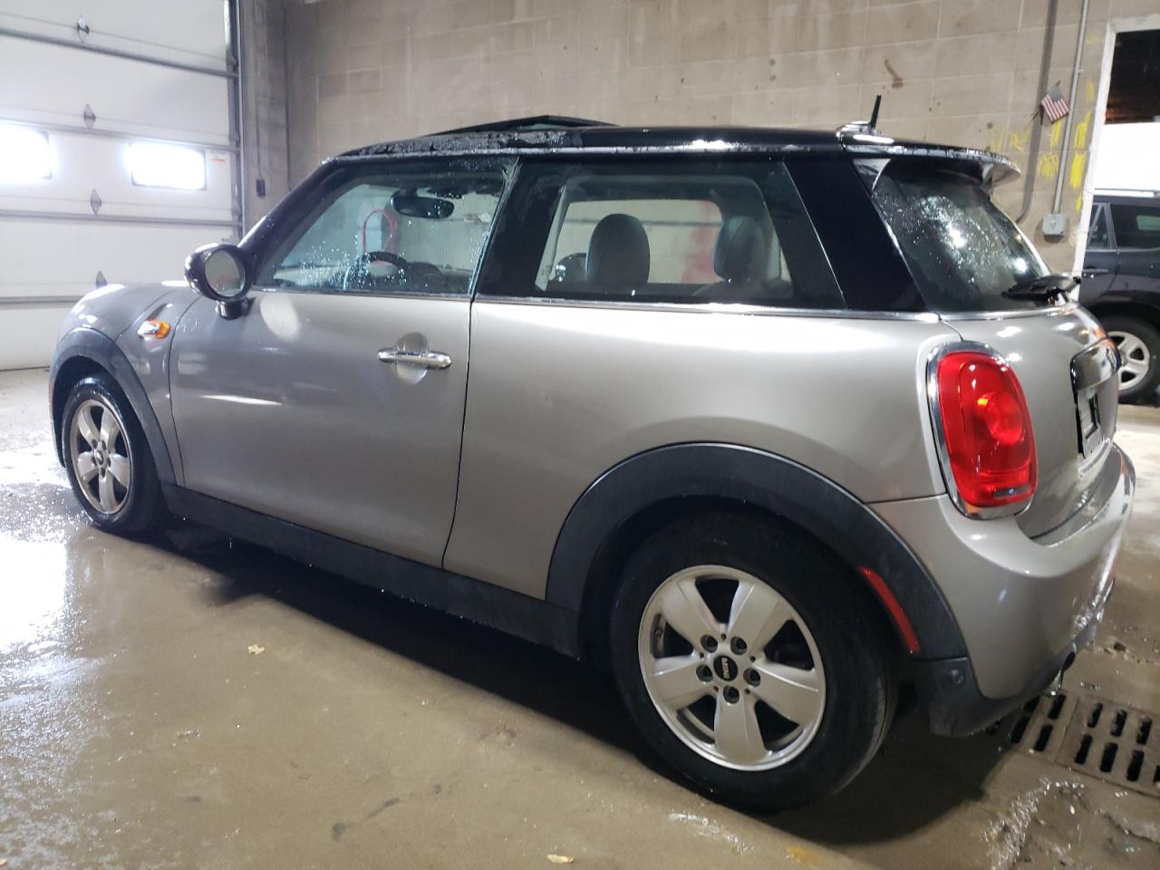 VIN WMWXP5C52J2G61839 2018 MINI COOPER no.2