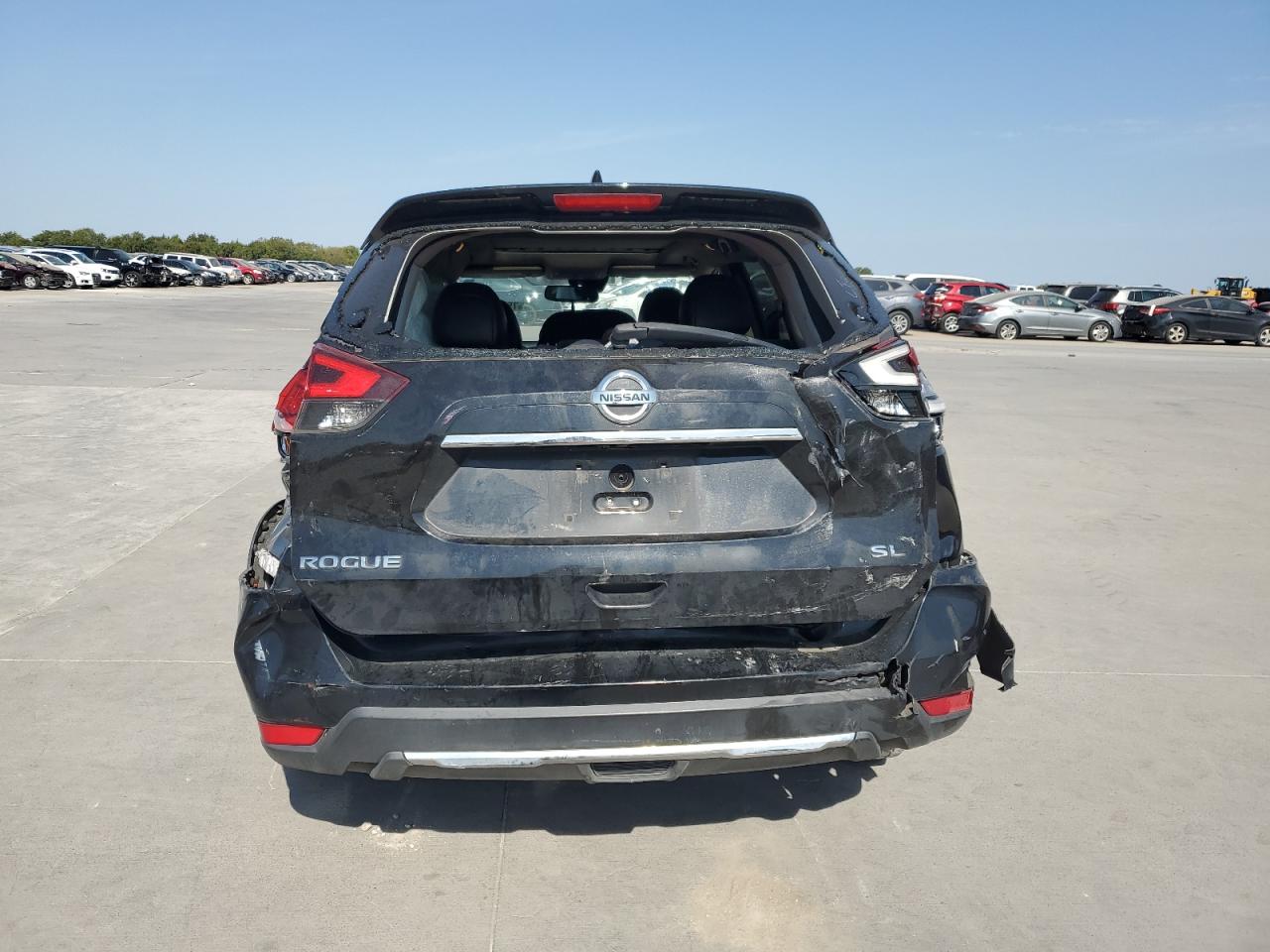 2017 Nissan Rogue - Image 6