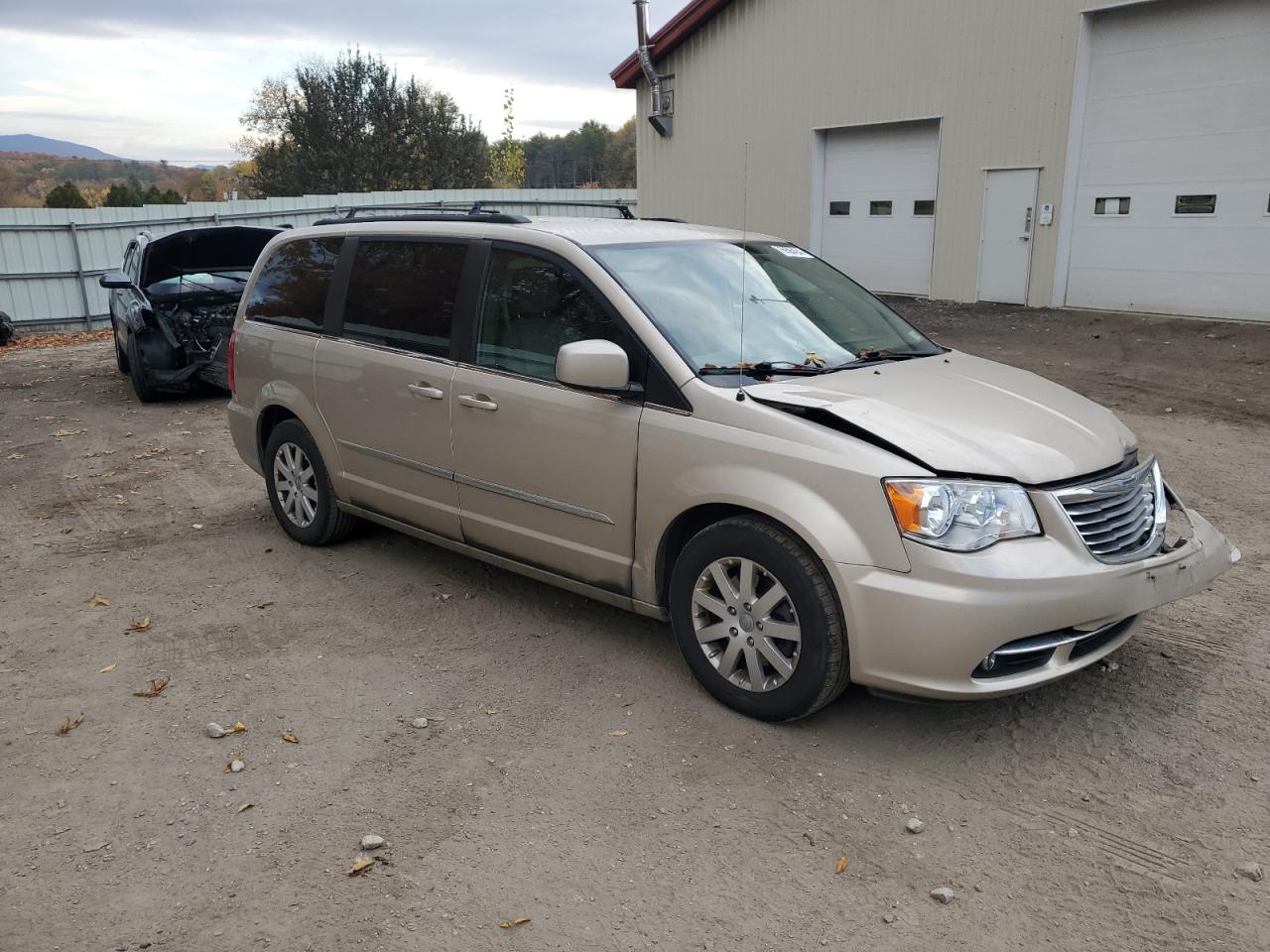 2015 Chrysler Town & Country - Image 4