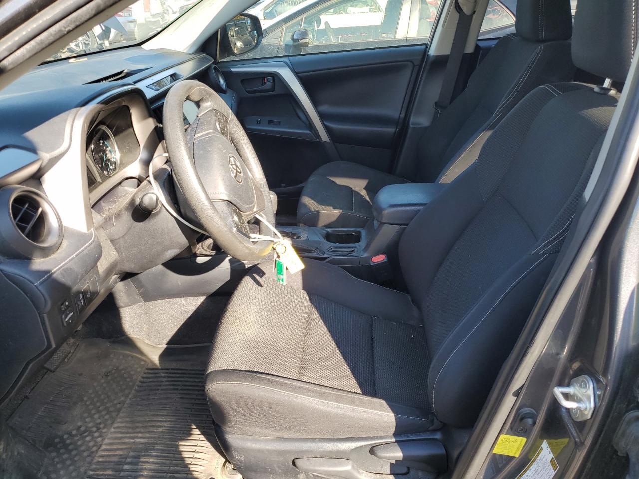 JTMRJREV2JD218139 2018 Toyota Rav4 Hv Le