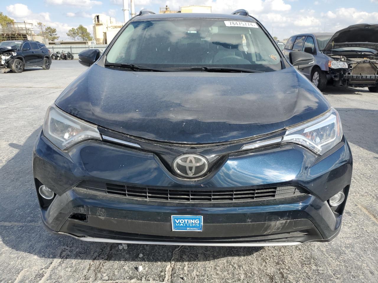 VIN 2T3DFREV6HW626961 2017 TOYOTA RAV4 no.5