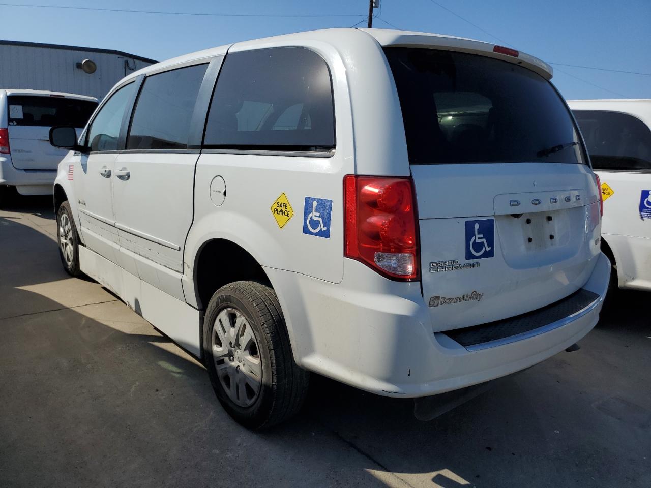 2017 Dodge Caravan - Image 2