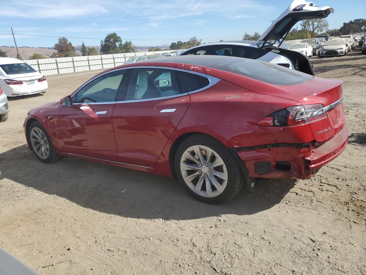 5YJSA1E26JF263943 2018 Tesla Model S