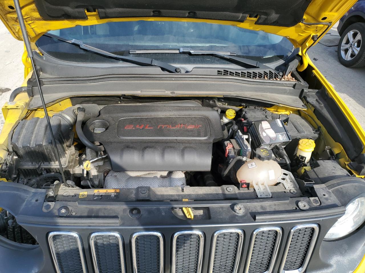 2017 Jeep Renegade - Image 12