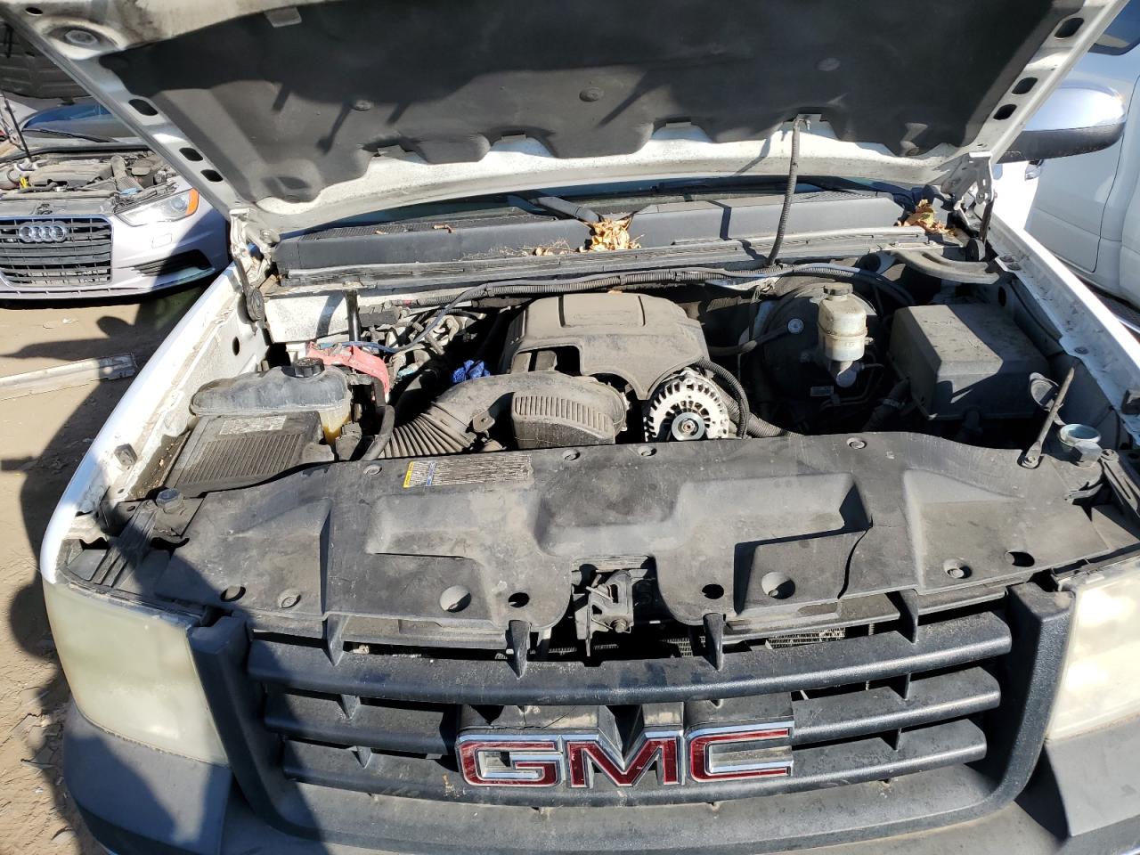 2009 GMC Sierra - Image 11