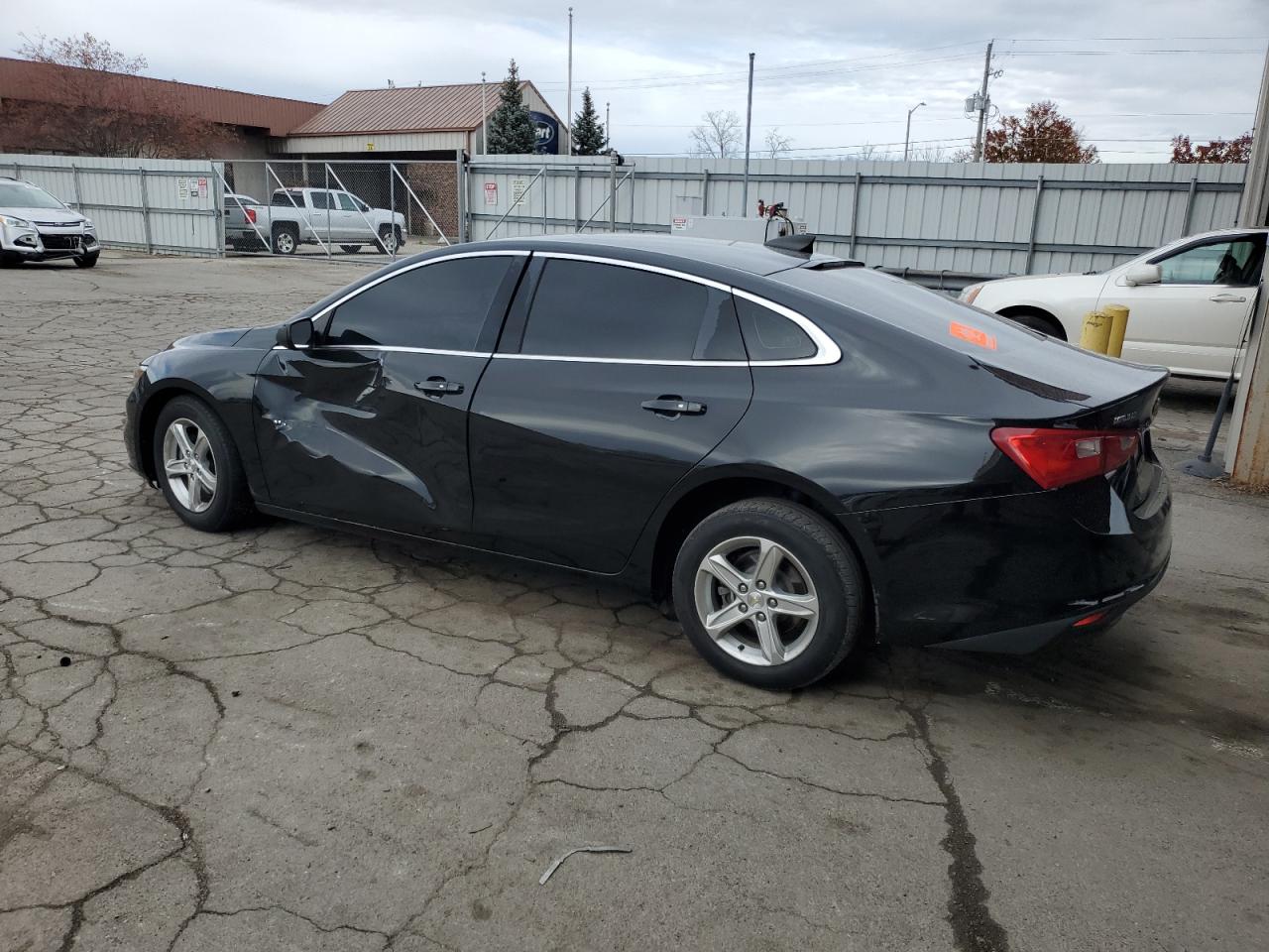 2018 Chevrolet Malibu - Image 2